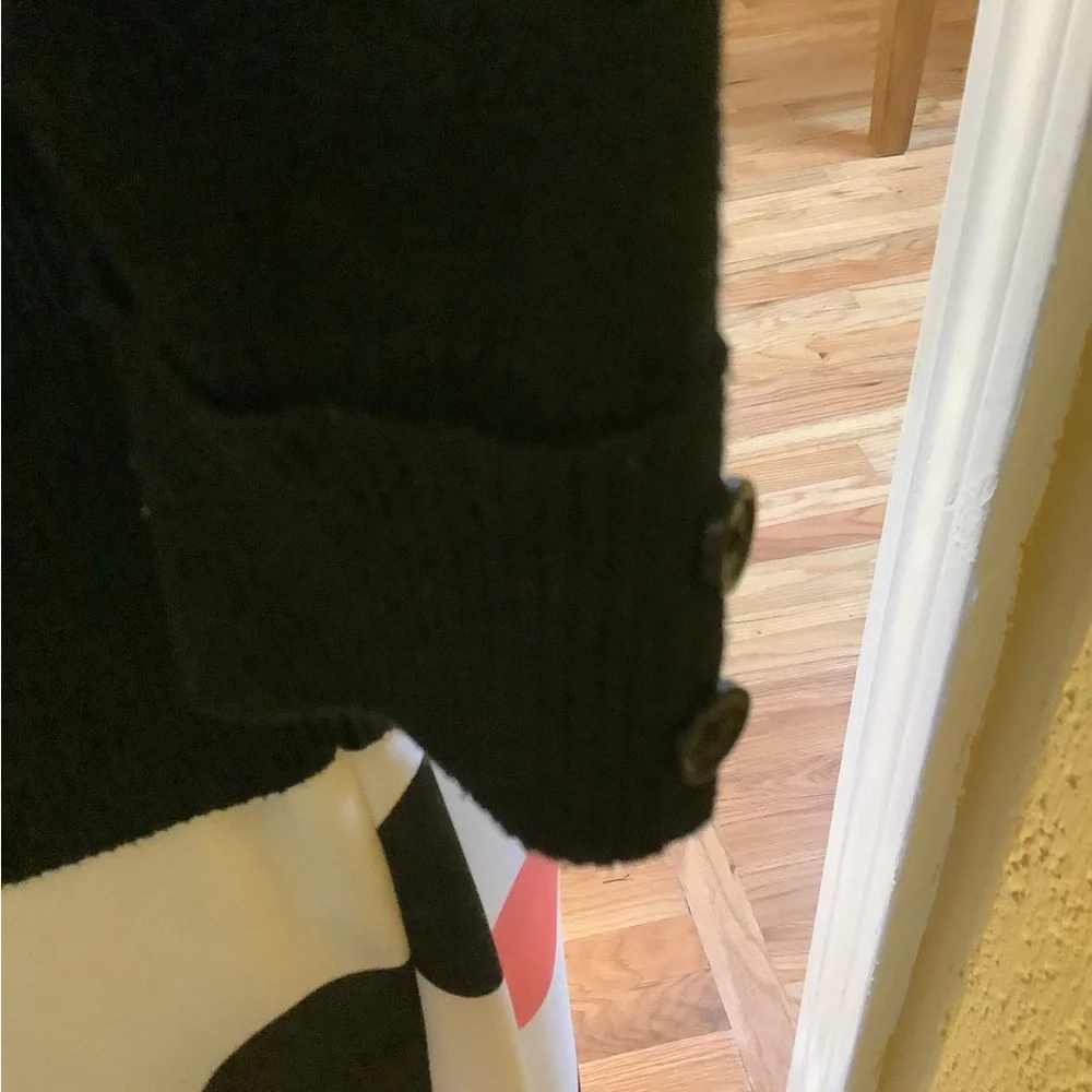CHIC V NECK BLACK CARDIGAN SHORT SWEATER - Picture 5 of 6